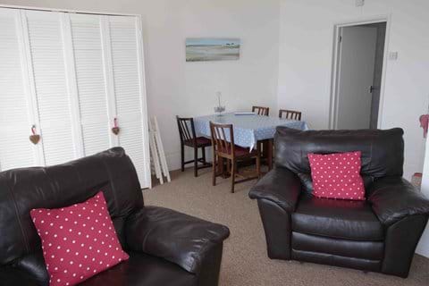 Wall bed in cupboard (4 - Pebble)